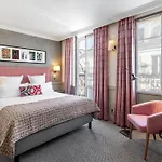 Adele & Jules Hotel