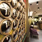 Adele & Jules Hotel