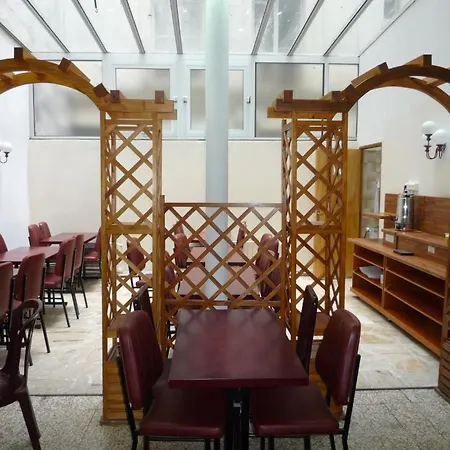 ホテル オテル アデル ＆ ジュール