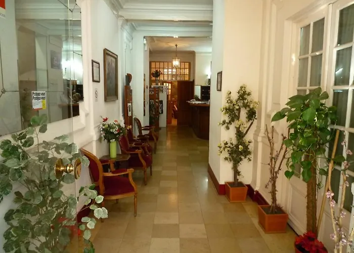 Отель Adele & Jules