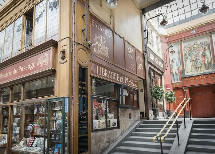 Отель Adele & Jules 4*